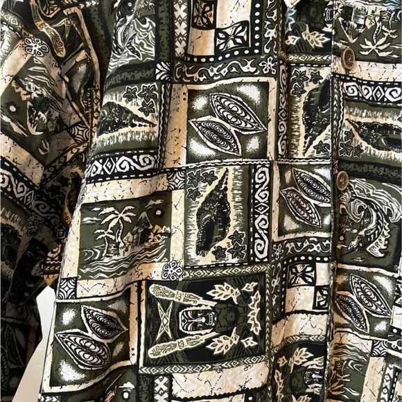 Ditch Plains size M short sleeved Hawaian Style shirt with sea life. EUC - Picture 2 of 3